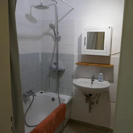 Gemuetliche 2 Zkb Im Zentrum Апартаменты *